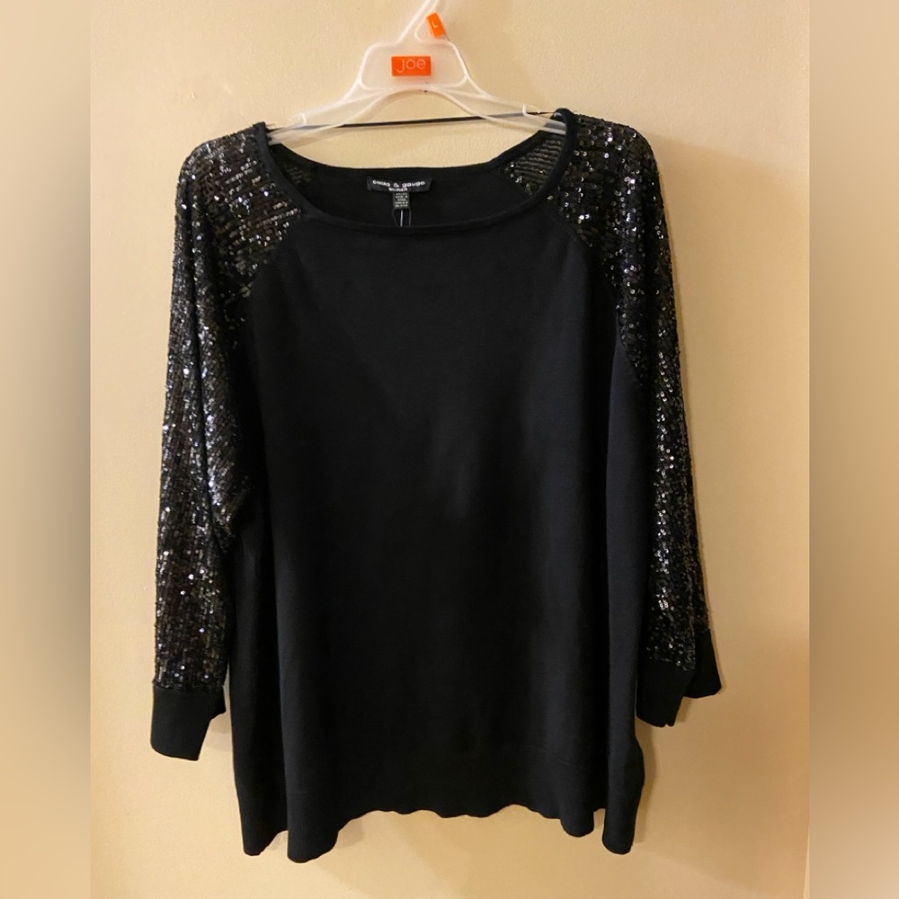 Cable & Gauge black crewneck sweater with sequences on sleeves - 2X (plus) -NWT